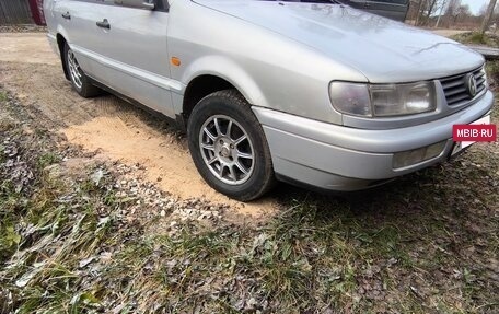 Volkswagen Passat B4, 1995 год, 250 000 рублей, 2 фотография