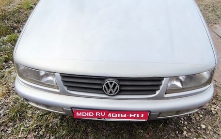 Volkswagen Passat B4, 1995 год, 250 000 рублей, 3 фотография