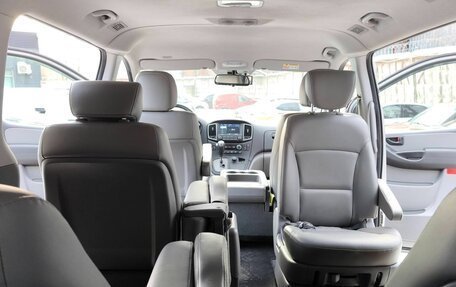 Hyundai Grand Starex Grand Starex I рестайлинг 2, 2020 год, 3 790 000 рублей, 20 фотография