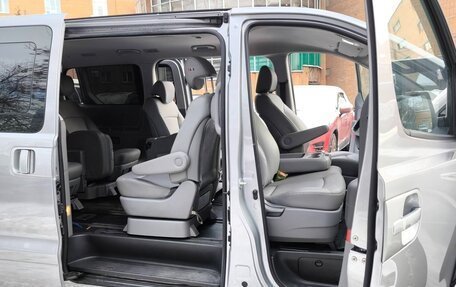 Hyundai Grand Starex Grand Starex I рестайлинг 2, 2020 год, 3 790 000 рублей, 22 фотография