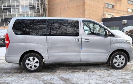 Hyundai Grand Starex Grand Starex I рестайлинг 2, 2020 год, 3 790 000 рублей, 28 фотография