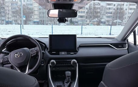 Toyota RAV4, 2021 год, 3 950 000 рублей, 10 фотография