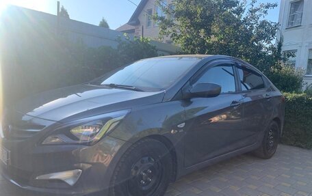 Hyundai Solaris II рестайлинг, 2015 год, 950 000 рублей, 3 фотография