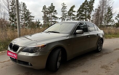 BMW 5 серия, 2004 год, 890 000 рублей, 3 фотография