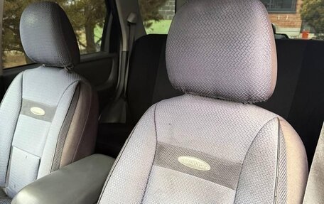 Ford Escape II, 2004 год, 400 000 рублей, 16 фотография