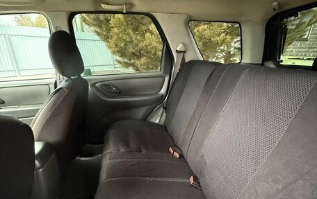 Ford Escape II, 2004 год, 400 000 рублей, 25 фотография