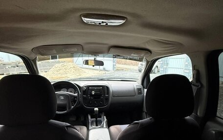 Ford Escape II, 2004 год, 400 000 рублей, 24 фотография