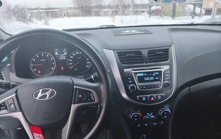 Hyundai Solaris II рестайлинг, 2016 год, 1 020 000 рублей, 3 фотография