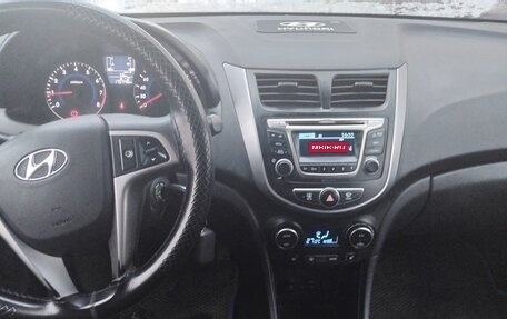 Hyundai Solaris II рестайлинг, 2016 год, 1 020 000 рублей, 4 фотография