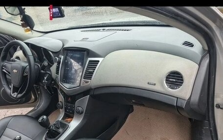 Chevrolet Cruze II, 2011 год, 630 000 рублей, 8 фотография