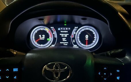 Toyota Hilux VIII, 2018 год, 3 890 000 рублей, 2 фотография