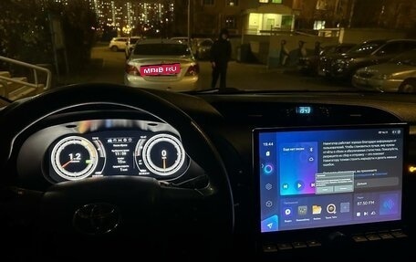 Toyota Hilux VIII, 2018 год, 3 890 000 рублей, 4 фотография