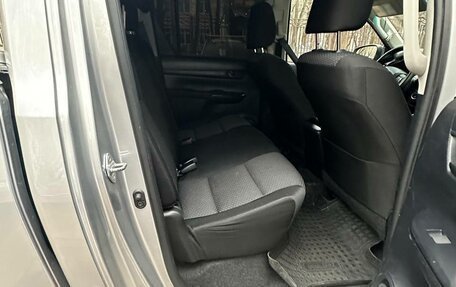 Toyota Hilux VIII, 2018 год, 3 890 000 рублей, 13 фотография