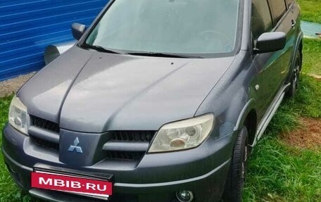 Mitsubishi Outlander III рестайлинг 3, 2007 год, 800 000 рублей, 2 фотография
