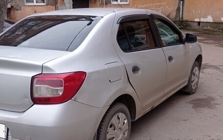 Renault Logan II, 2016 год, 650 000 рублей, 3 фотография