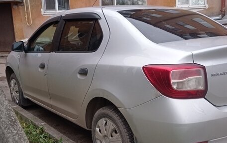 Renault Logan II, 2016 год, 650 000 рублей, 4 фотография