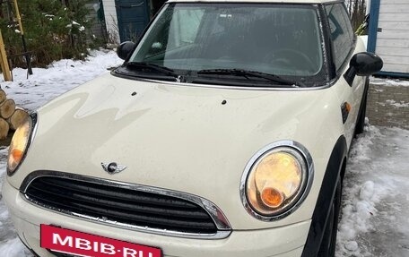 MINI Hatch, 2010 год, 750 000 рублей, 2 фотография