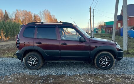 Chevrolet Niva I рестайлинг, 2003 год, 260 000 рублей, 2 фотография