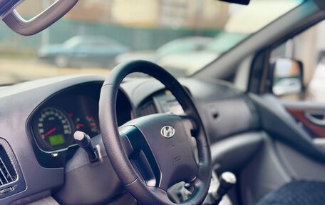 Hyundai H-1 II рестайлинг, 2008 год, 1 095 000 рублей, 19 фотография