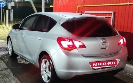 Opel Astra J, 2011 год, 600 000 рублей, 3 фотография