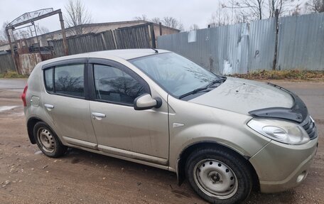 Renault Sandero I, 2013 год, 550 000 рублей, 2 фотография
