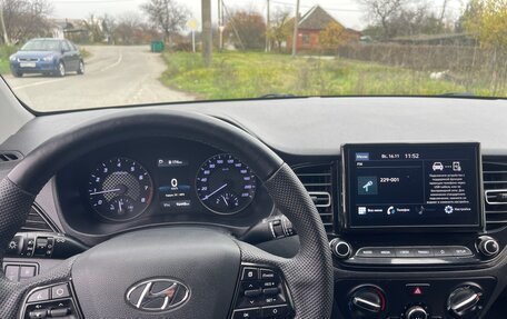 Hyundai Solaris II рестайлинг, 2021 год, 1 600 000 рублей, 8 фотография