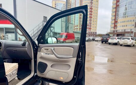 Toyota Sequoia II рестайлинг, 2002 год, 1 395 000 рублей, 18 фотография