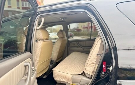 Toyota Sequoia II рестайлинг, 2002 год, 1 395 000 рублей, 21 фотография