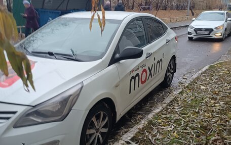 Hyundai Solaris II рестайлинг, 2015 год, 650 000 рублей, 2 фотография