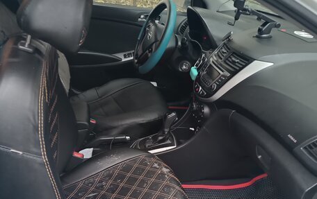 Hyundai Solaris II рестайлинг, 2015 год, 650 000 рублей, 5 фотография