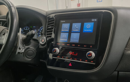 Mitsubishi Outlander III рестайлинг 3, 2022 год, 2 145 000 рублей, 8 фотография