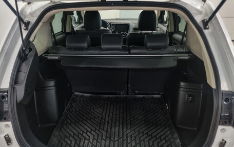 Mitsubishi Outlander III рестайлинг 3, 2022 год, 2 145 000 рублей, 13 фотография