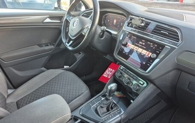 Volkswagen Tiguan II, 2019 год, 1 850 000 рублей, 1 фотография