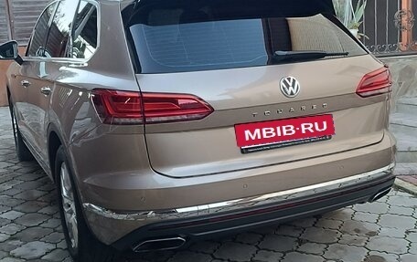Volkswagen Touareg III, 2018 год, 4 800 000 рублей, 3 фотография