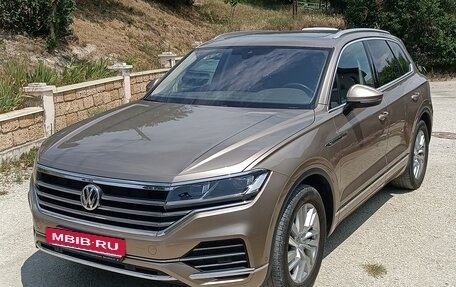 Volkswagen Touareg III, 2018 год, 4 800 000 рублей, 14 фотография