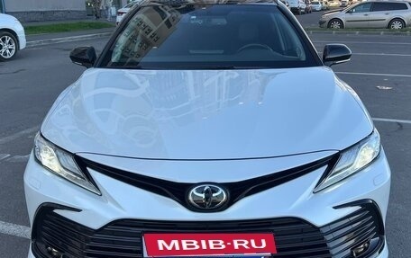 Toyota Camry, 2021 год, 4 250 000 рублей, 2 фотография