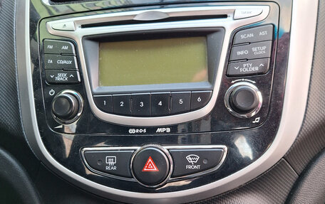 Hyundai Solaris II рестайлинг, 2012 год, 600 000 рублей, 11 фотография