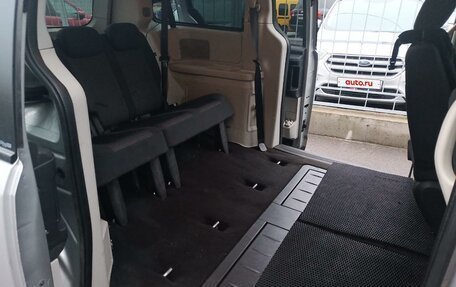 Dodge Caravan V, 2009 год, 950 000 рублей, 28 фотография