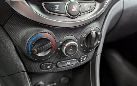 Hyundai Solaris II рестайлинг, 2013 год, 777 000 рублей, 11 фотография