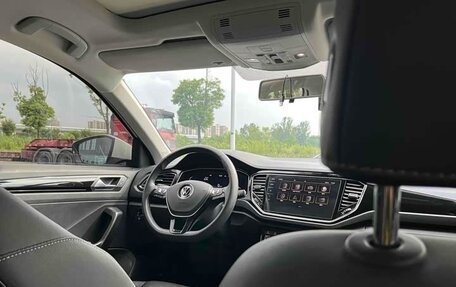 Volkswagen T-Roc I, 2021 год, 1 293 000 рублей, 14 фотография