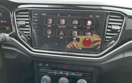 Volkswagen T-Roc I, 2021 год, 1 293 000 рублей, 15 фотография