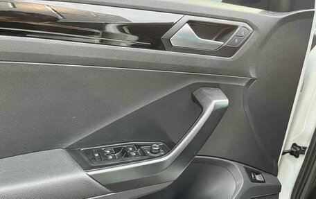 Volkswagen T-Roc I, 2021 год, 1 293 000 рублей, 19 фотография