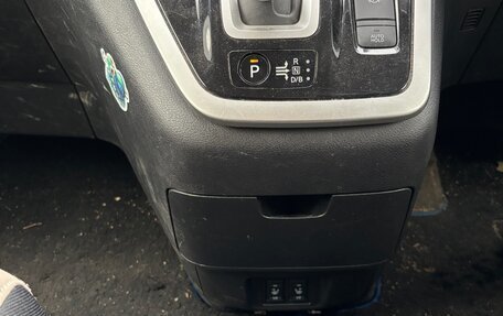 Nissan Serena IV, 2018 год, 2 150 000 рублей, 11 фотография