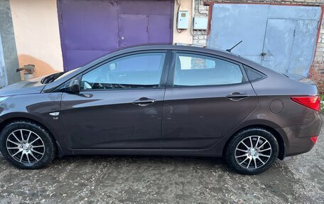 Hyundai Solaris II рестайлинг, 2016 год, 1 050 000 рублей, 5 фотография