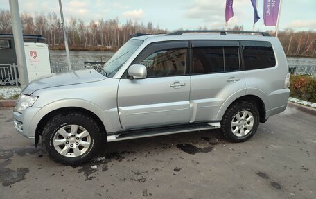 Mitsubishi Pajero IV, 2015 год, 2 150 000 рублей, 3 фотография