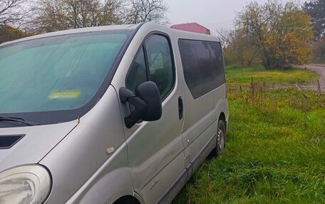 Renault Trafic, 2011 год, 980 000 рублей, 3 фотография