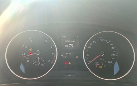 Volkswagen Tiguan II, 2018 год, 1 800 000 рублей, 10 фотография