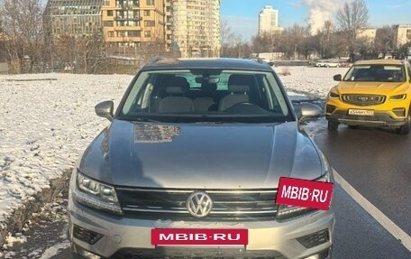 Volkswagen Tiguan II, 2018 год, 1 800 000 рублей, 2 фотография