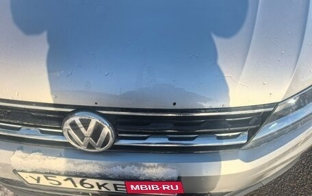 Volkswagen Tiguan II, 2018 год, 1 800 000 рублей, 3 фотография