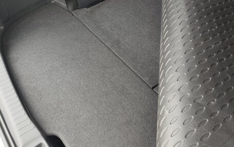 Toyota Wish II, 2012 год, 1 450 000 рублей, 13 фотография